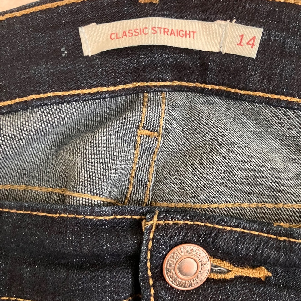 Levi Classic Straight 14M W 32 L30 Dark Blue